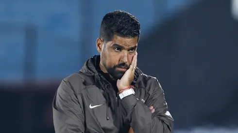 António Oliveira mandou a real para direção do Corinthians (Foto: Ernesto Ryan/Getty Images)