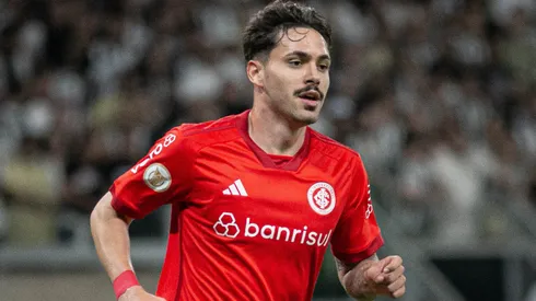Maurício, em campo pelo Internacional. O atleta gera interesse do Palmeiras desde o começo de 2024.