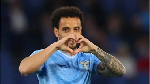 Felipe Anderson comemorando gol