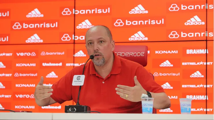 Presidente do Internacional, Alessandro Barcellos, reclama da postura da entidade máxima do futebol brasileiro.