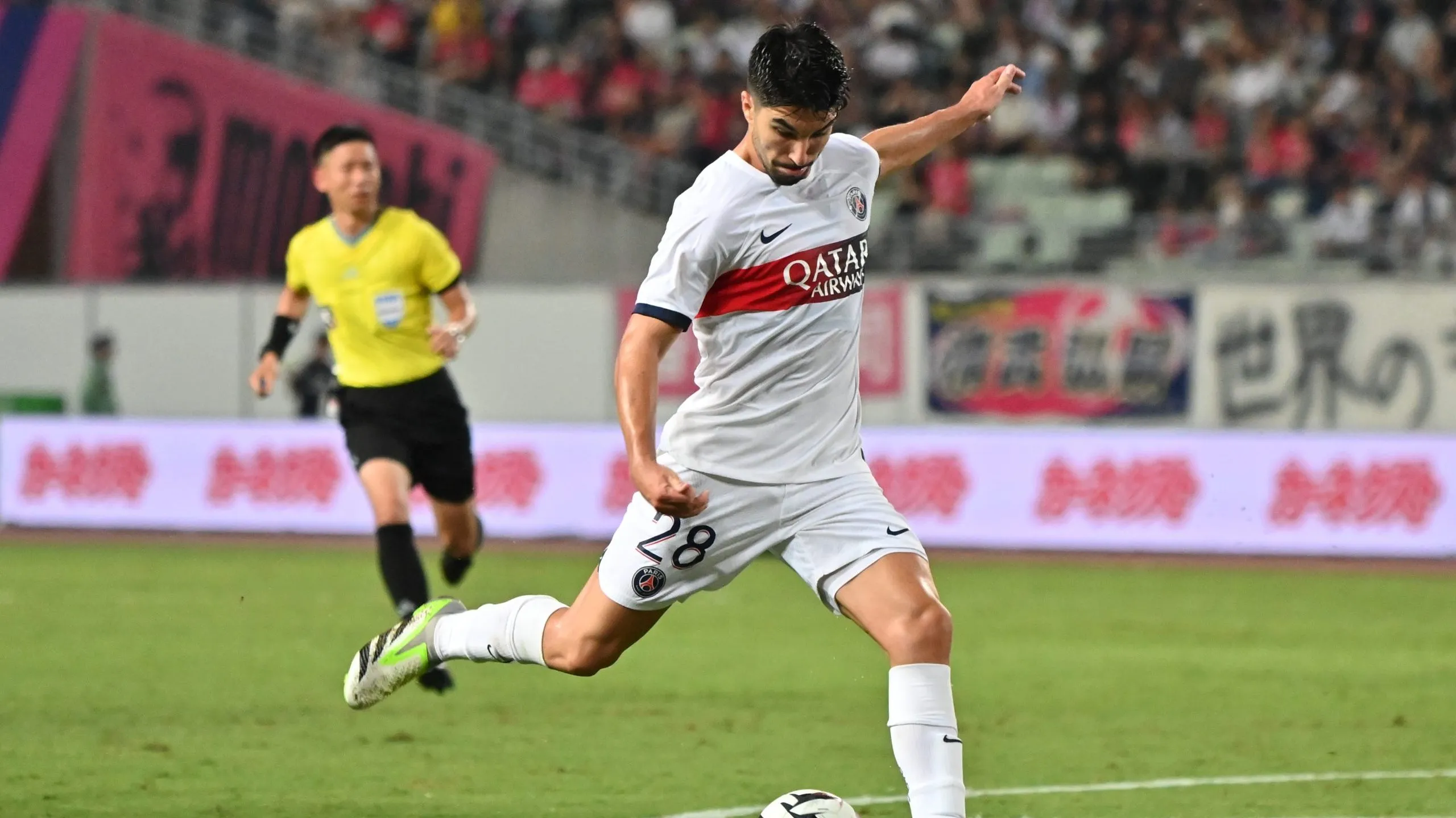 Carlos Soler em ação pelo PSG. (Photo by Kenta Harada/Getty Images)