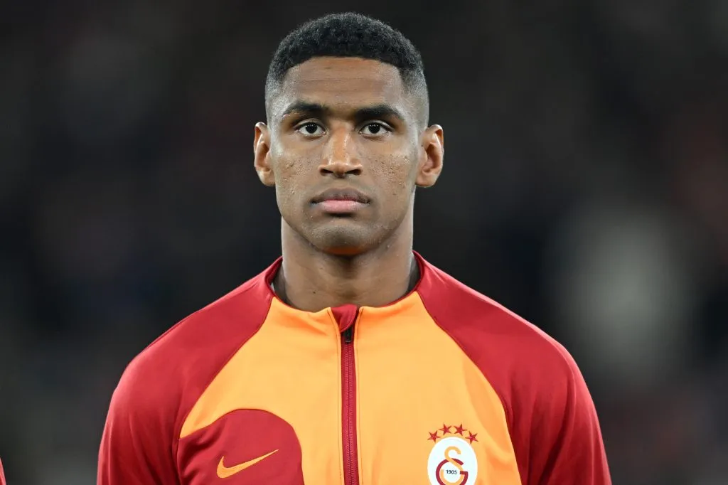 Tetê enfrentando o Manchester United (Photo by Michael Regan/Getty Images)