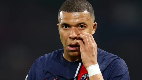 Carlo Ancelotti não está satisfeito apenas com Mbappé e faz 2 pedidos ao Real Madrid.