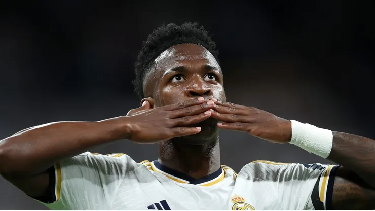 Vini Jr marca dois gols na goleada de 5 a 0. Foto: Clive Brunskill/Getty Images