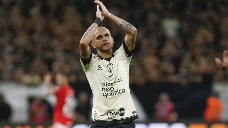 Fabio Santos of Corinthians. (Photo by Ricardo Moreira/Getty Images)