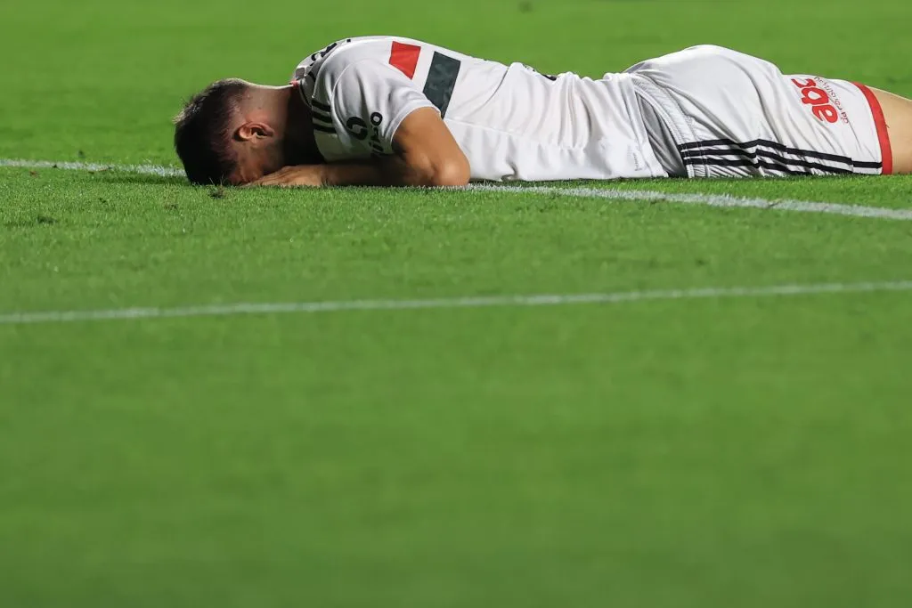 Calleri sofre nova lesão e aproveitamento do São Paulo cai. Foto: Marcello Zambrana/AGIF