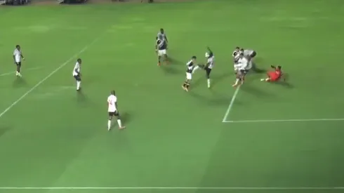 Lance que jogadores do Vasco reclamaram de pênalti | foto: reprodução