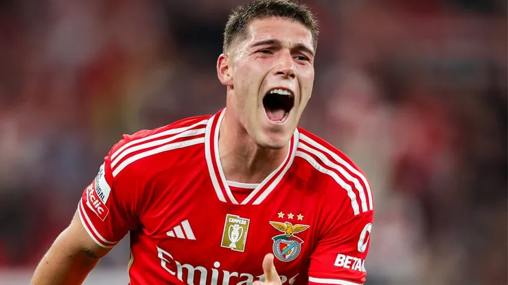 Tricampeão da Libertadores entra na disputa com o Corinthians pelo empréstimo Rollheiser, do Benfica. (Foto: Divulgação/Benfica)