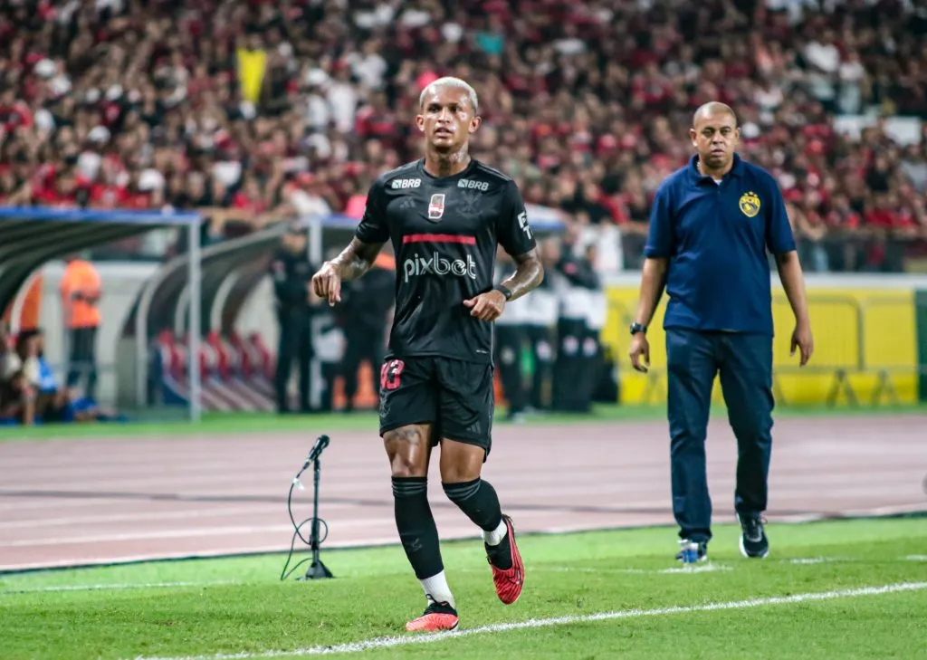 Wesley pode deixar o Flamengo. Foto: Fernando Torres/AGIF