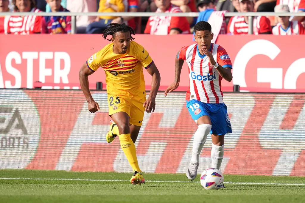 Koundé é alvo do PSG. (Photo by Alex Caparros/Getty Images)