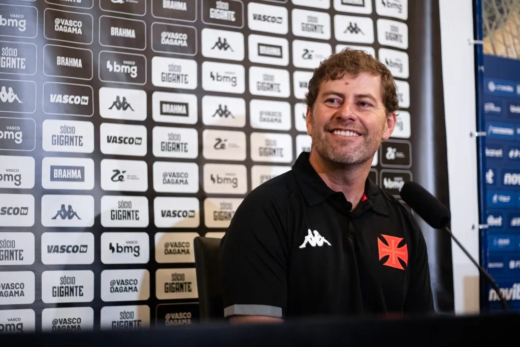 Rafael Paiva tem comandado o time do Vasco até a chegada de um novo treinador | Foto: Leandro Amorim/Vasco