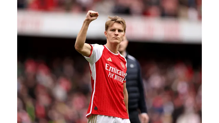 Arsenal mantém vivo o sonho do título e torce por tropeço do City (Foto: Ryan Pierse/Getty Images)