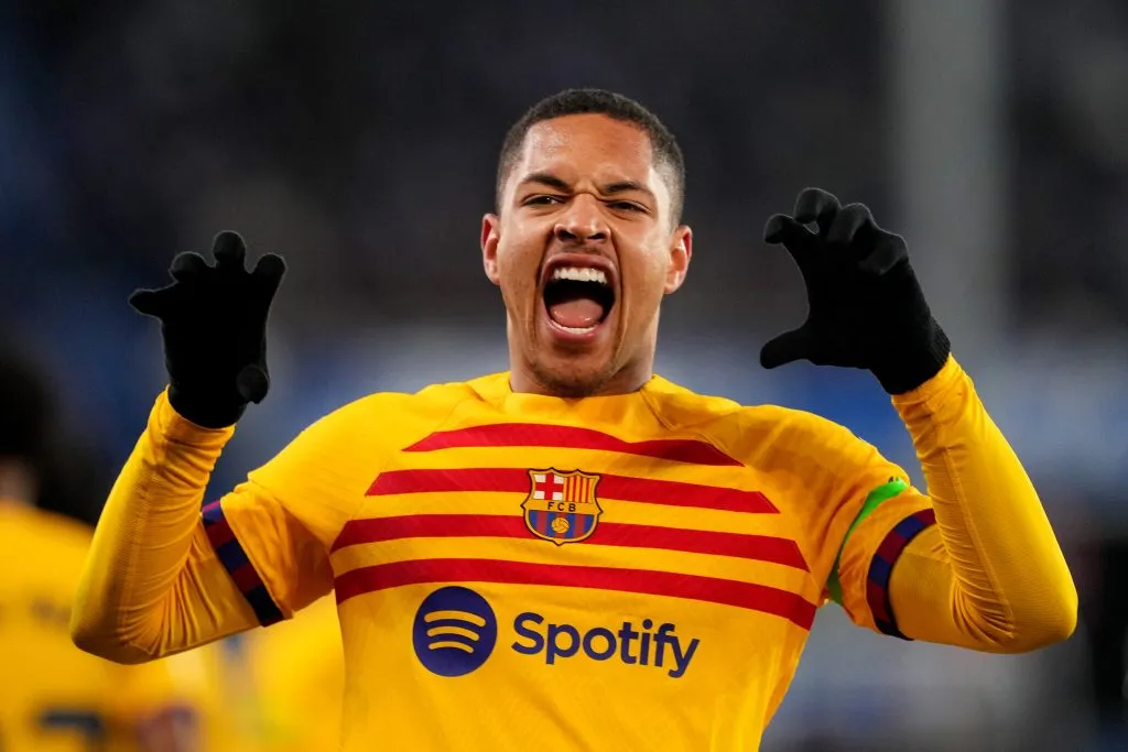 Vitor Roque deve deixar o Barça (Photo by Juan Manuel Serrano Arce/Getty Images)