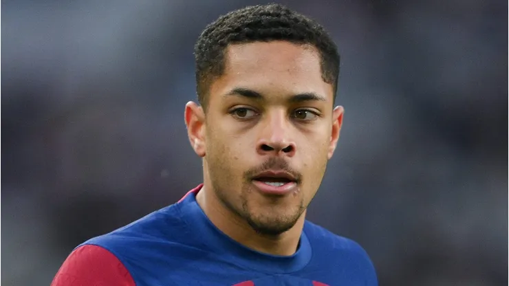 Clube brasileiro quer fechar empréstimo de Vitor Roque junto ao Barcelona (Photo by David Ramos/Getty Images)