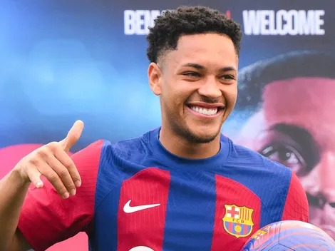 Barcelona estaria disposto a oferecer Vitor Roque para contratar atacante do Man United