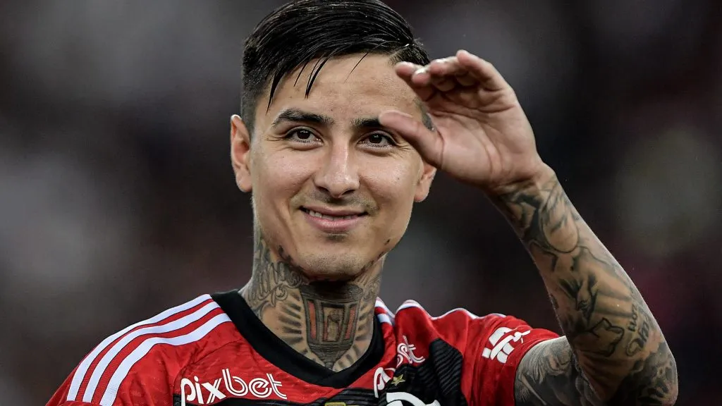 Diretoria do Flamengo busca reserva para a posição de Pulgar no mercado da bola. Foto: Thiago Ribeiro/AGIF