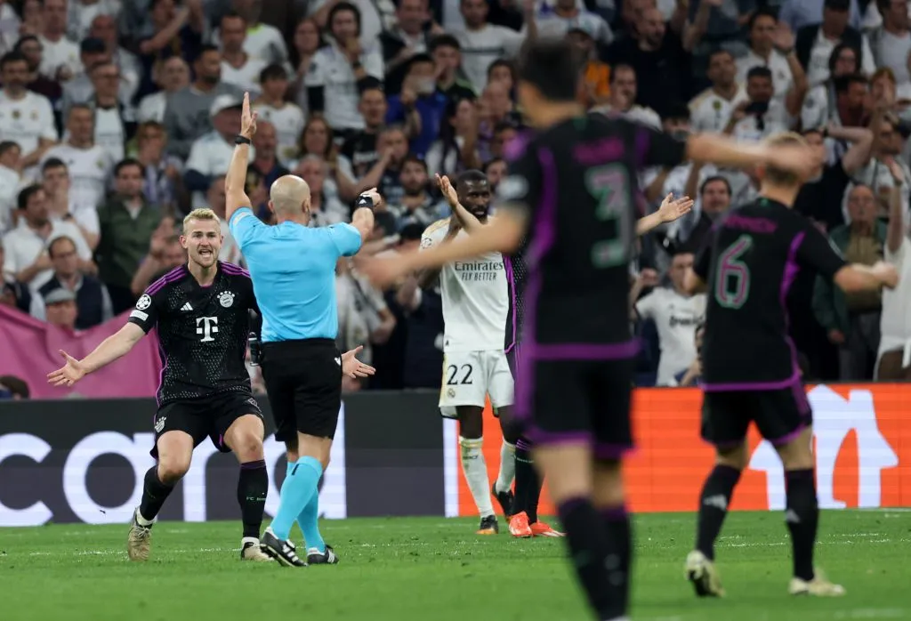 Gol anulado gerou a revolta do Bayern de Munique (Foto: Clive Brunskill/Getty Images)