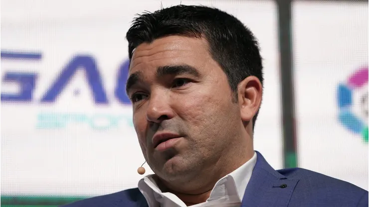 Deco: dirigente está se movimentando por reforços para o Barça (Foto: Gualter Fatia/Getty Images)
