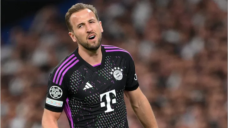 VAR vilão, Efeito Kane e marca histórica: Torcedores elegem o maior culpado pela derrota do Bayern na Champions.(Photo by David Ramos/Getty Images)