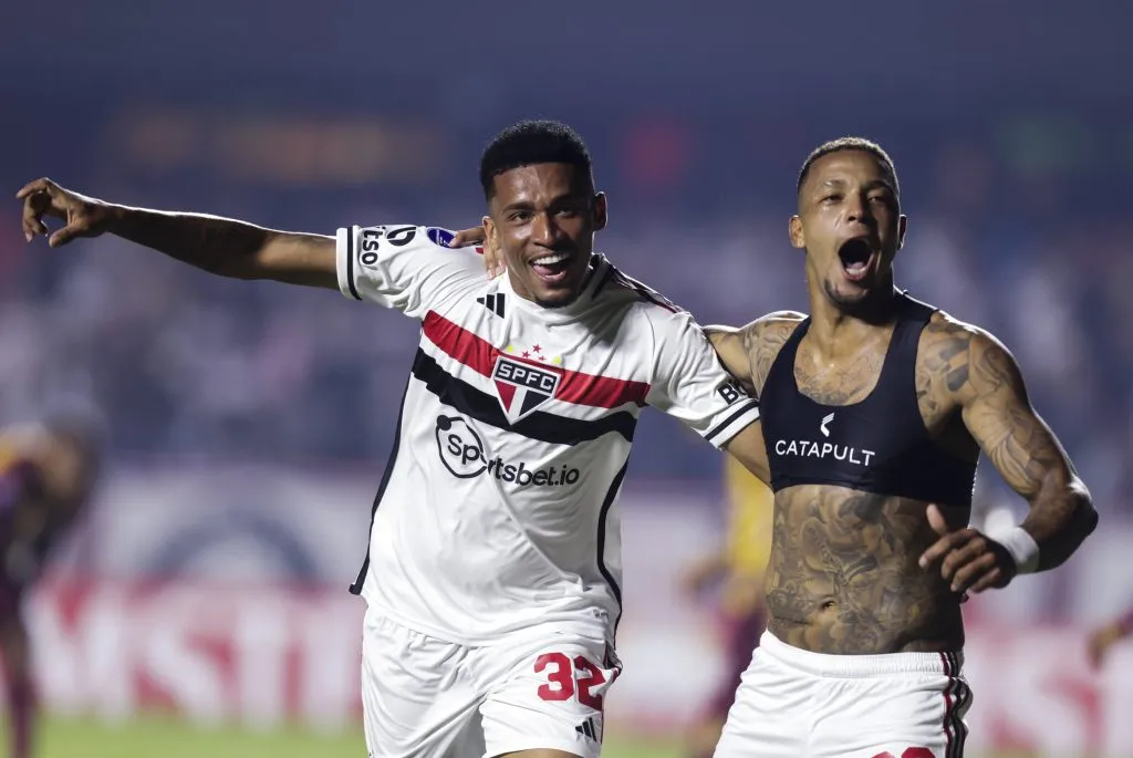 Jogador atuou no São Paulo (Photo by Alexandre Schneider/Getty Images)