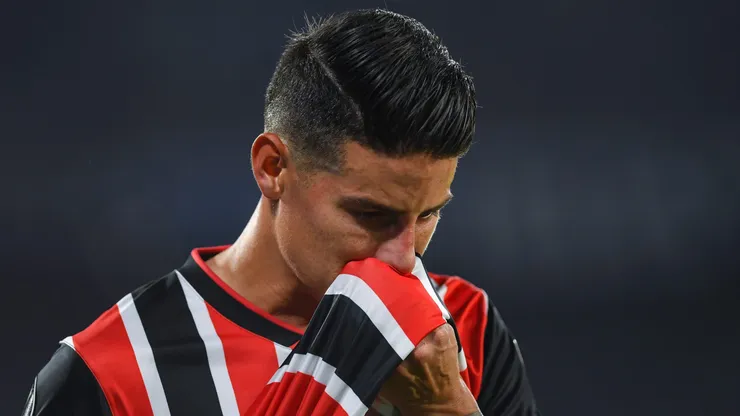 Torcida do São Paulo pede cria de volta: "De brinde leva o James Rodríguez. (Photo by Hernan Cortez/Getty Images)