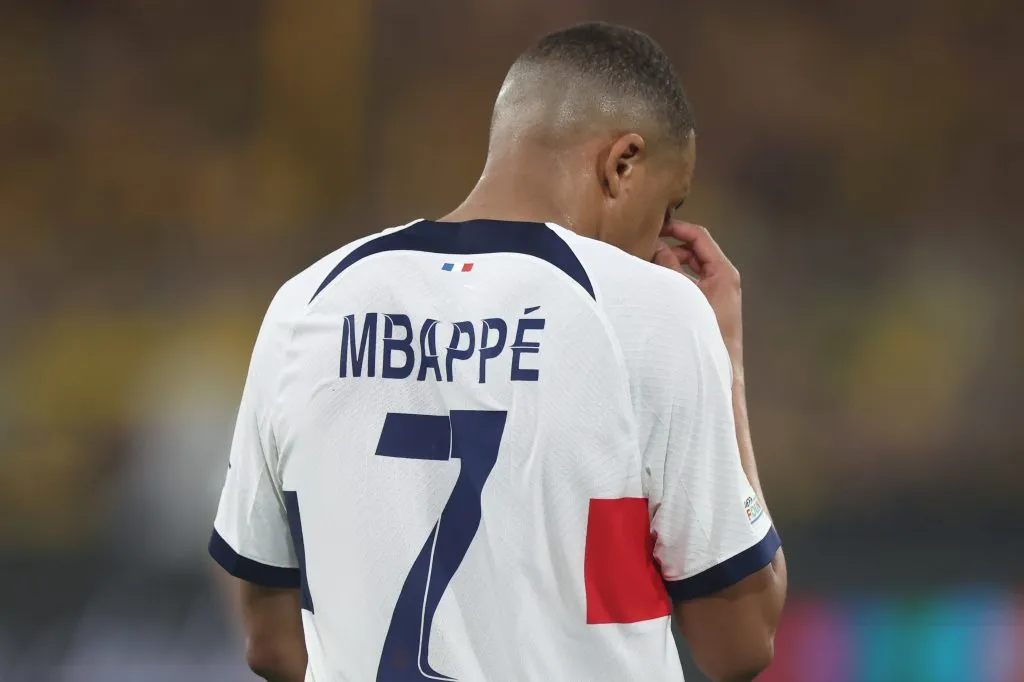Mbappé em ação pelo PSG. (Photo by Alex Grimm/Getty Images)