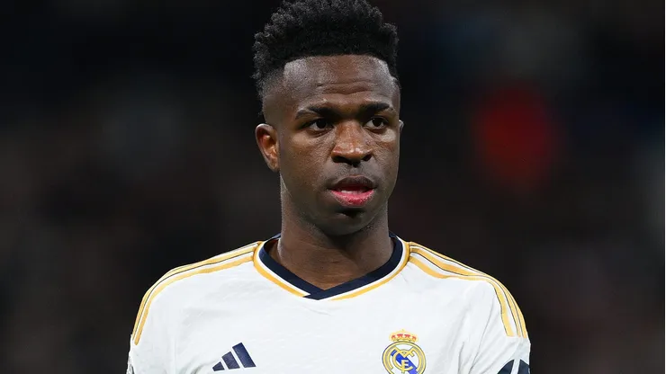 Real Madrid decide se desfazer de meio-campista e decisão deixa Vinicius Jr. chateado. (Photo by David Ramos/Getty Images)