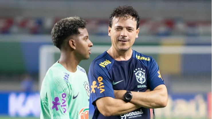 Fernando Diniz é duramente criticado por jogador da Seleção Brasileira: "Foi um erro". Foto: Fernando Torres/AGIF