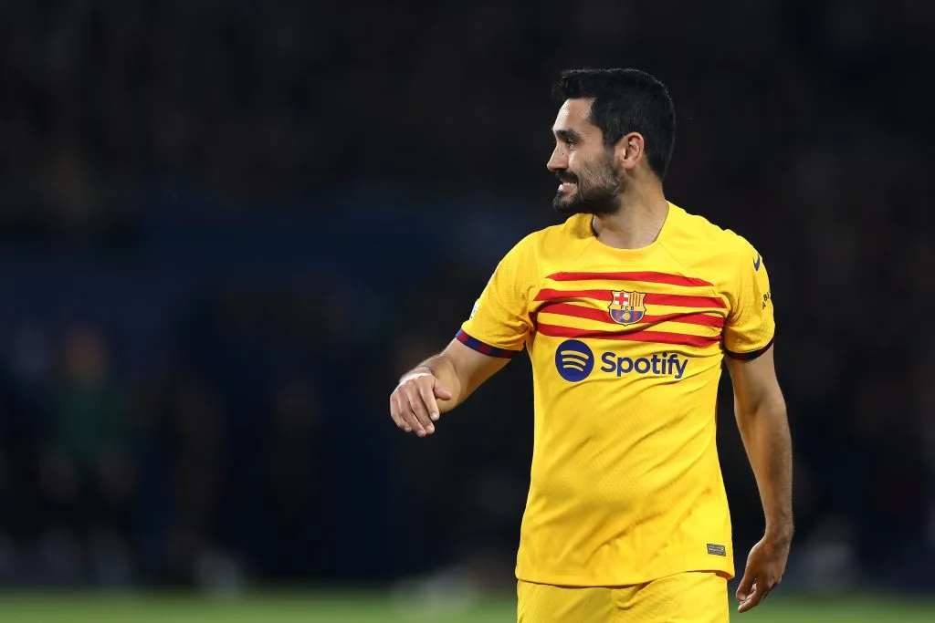 Gundogan em campo pelo Barcelona (Photo by Alex Pantling/Getty Images)