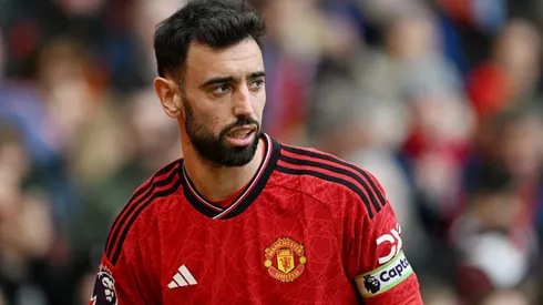 Troca: Manchester United está disposto a incluir Bruno Fernandes por craque do Barcelona. (Photo by Michael Regan/Getty Images)
