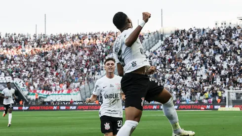 R$ 166 milhões: Corinthians pode fechar venda de joia para o Liverpool. (Photo by Alexandre Schneider/Getty Images)