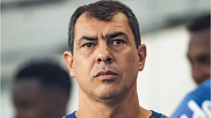 Fábio Carille pode trocar o Santos por outro gigante brasileiro. Foto: Abner Dourado/AGIF