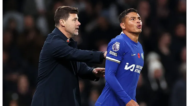 Thiago Silva of Chelsea and Mauricio Pochettino,. (Photo by Ryan Pierse/Getty Images)