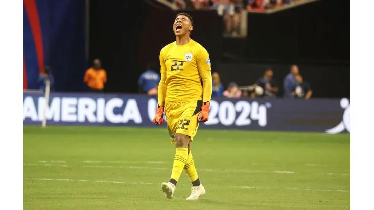 Mosquera comemora o segundo gol do Panamá no duelo contra os Estados Unidos na Copa América. (Associated Press / Alamy Stock Photo)