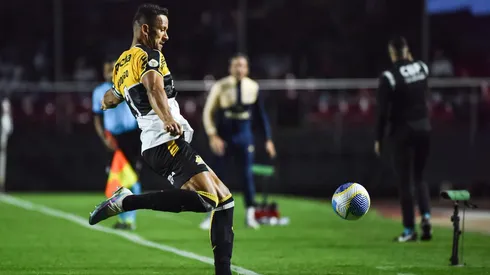 Rodrigo, do Criciúma, em campo durante partida do Brasileirão, contra o São Paulo. (Foto Arena LTDA / Alamy Stock Photo)