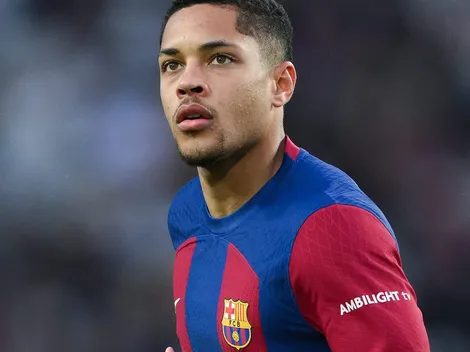 Barcelona: Manchester United promete proposta por Vitor Roque