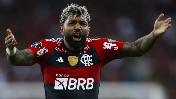 Gabigol e Pedro são alvos de comentários de Walter, ex-atacante do Campeonato Brasileiro.