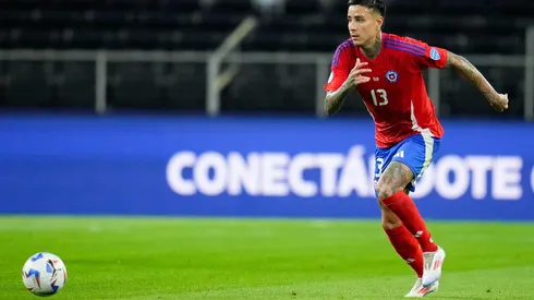 Pulgar em campo pelo Chile durante o duelo contra o Peru pela Copa América. (Associated Press / Alamy Stock Photo)