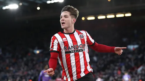 James McAtee em partida pelo Sheffield United