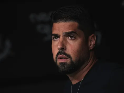 Torcedores do Corinthians picham muros do Parque São Jorge