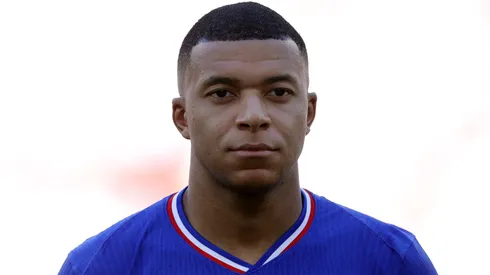 Mbappé exige contratação de jogador no Real Madrid.