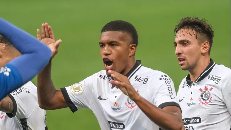 Corinthians tem conversas em curso com gigante brasileiro por atacante. Foto: Marcello Zambrana/AGIF
