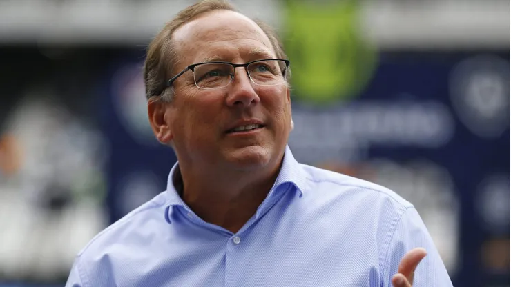 John Textor ganha concorrência do Atlético-MG por reforço da Premier League.