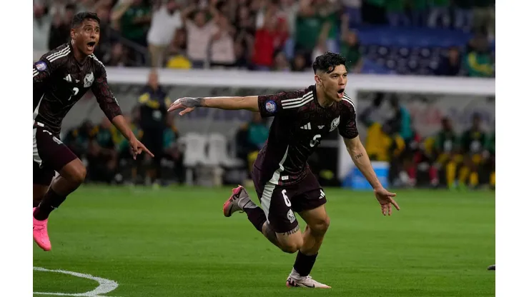Arteaga comemora seu gol na partida entre México e Jamaica na Copa América. (Associated Press / Alamy Stock Photo)