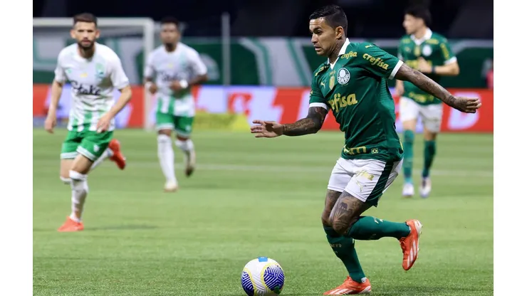Dudu em campo pelo Palmeiras na vitória do time contra o Juventude pelo Brasileirão. (Associated Press / Alamy Stock Photo)