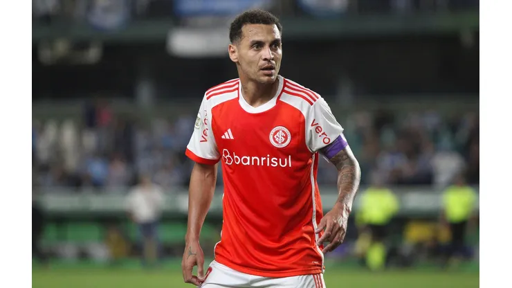 Alan Patrick durante o Gre-Nal realizado no Couto Pereira. (Associated Press / Alamy Stock Photo)