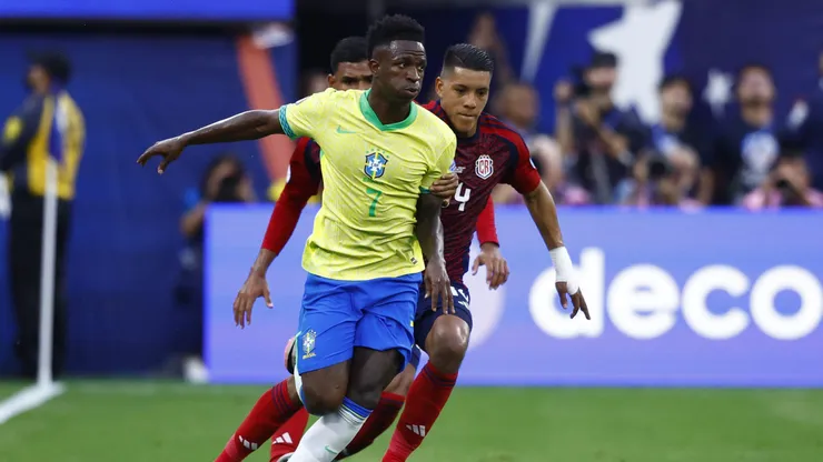 Vini Jr. não teve uma boa atuação pela seleção brasileira. (Photo by Ronald Martinez/Getty Images)