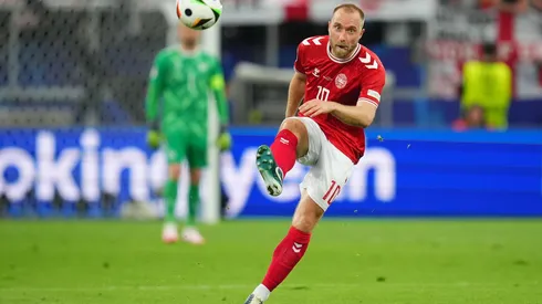 Eriksen em ação durante o empate entre Dinamarca e Inglaterra pela Euro. (PRESSINPHOTO SPORTS AGENCY / Alamy Stock Photo)