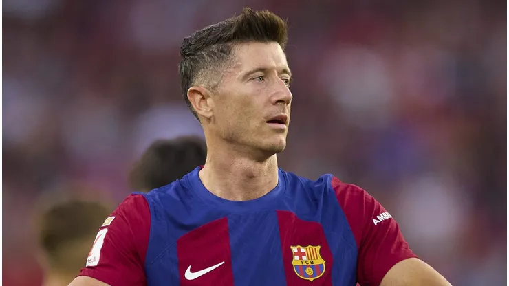 Barcelona pode perder substituto de Lewandowski para a Premier League. (Photo by Fran Santiago/Getty Images)