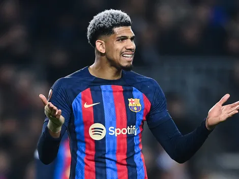Ronald Araújo não confirma permanência no Barcelona na próxima temporada
